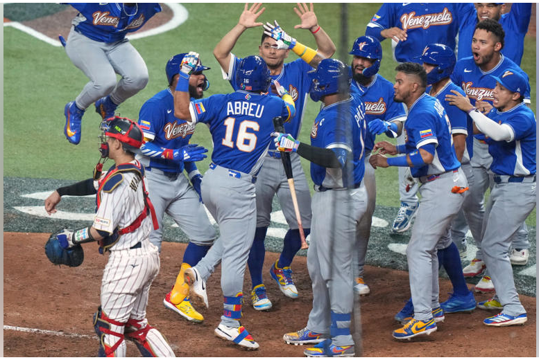 WBC 일본, 베네수엘라에 충격패