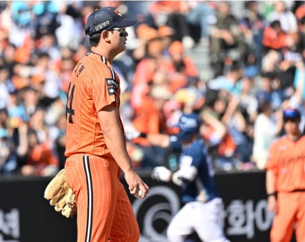 김서현 충격의 '7사사구' 패전