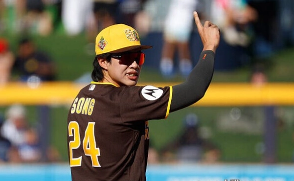 27번째 선수' MLB 입성한 송성문