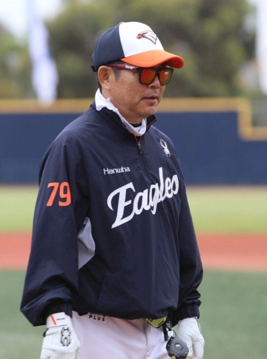 한화 양상문 투수코치, 건강상의 이유로 1군 말소