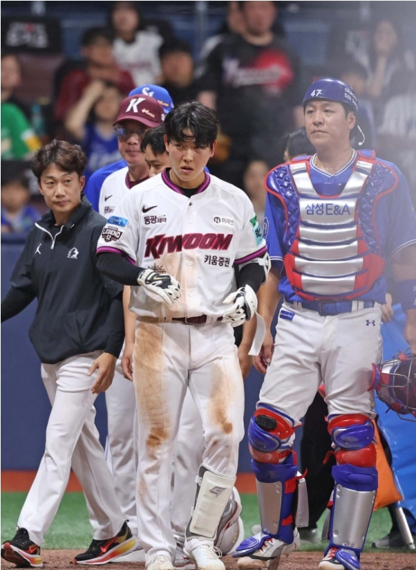 머리 쪽 사구 맞은 키움 박수종, 병원 검진