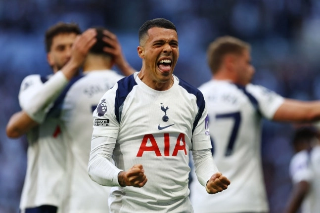 손흥민 7번 이어받은 사비 시몬스