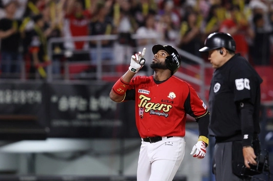 KIA 아데를린, KBO 역대 최초 진기록