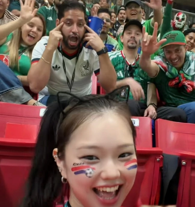 인종차별 당한 韓 유튜버, FIFA 공식 초청 받았다